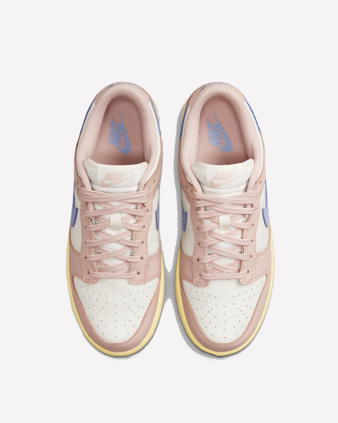 Nike Dunk Low Pink Oxford — detalle del talón