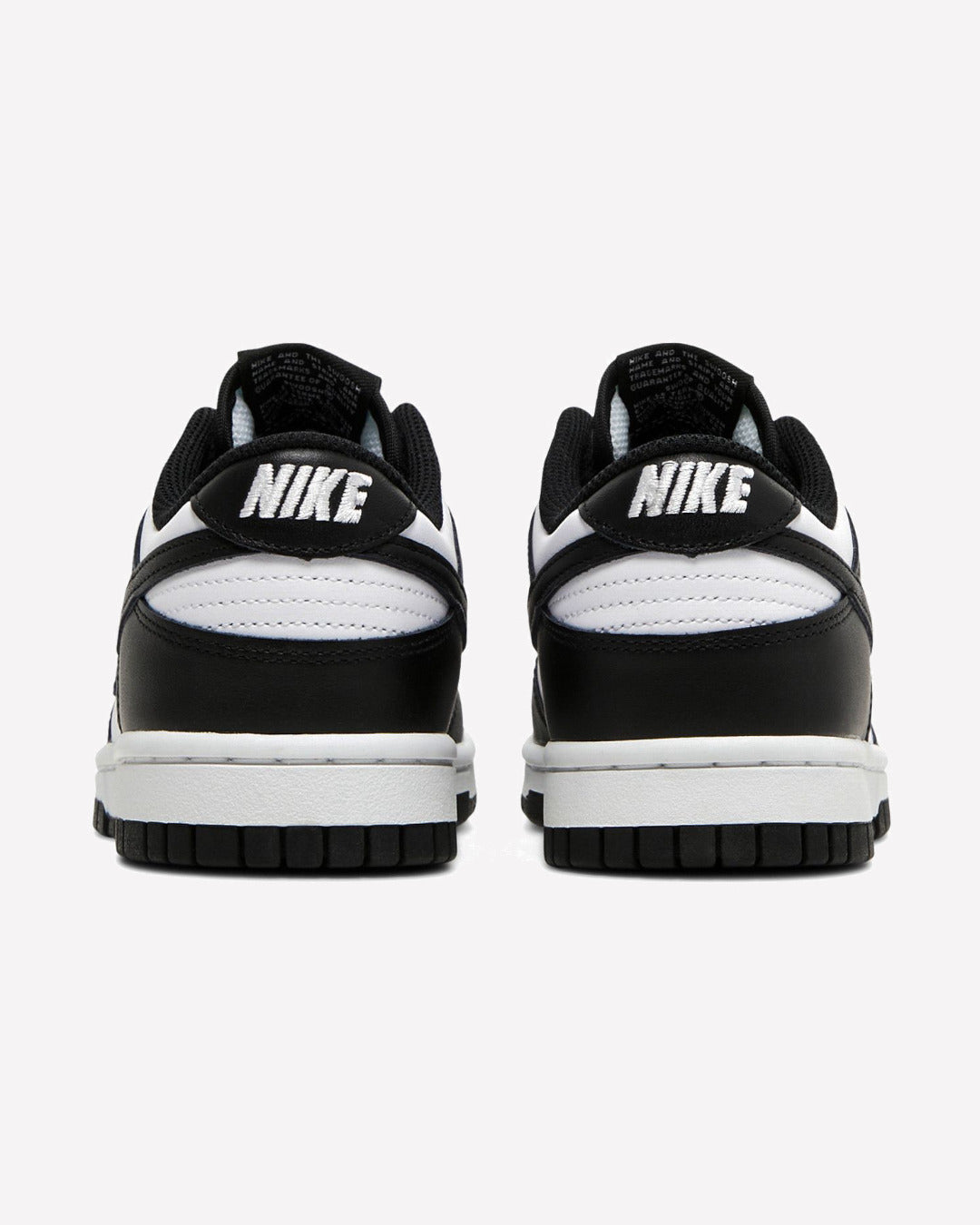 Nike Dunk Low Retro White Black Panda — vista del talón