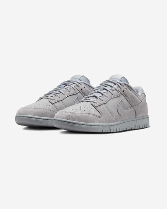 Nike Dunk Low SE Wolf Grey — detalle del upper