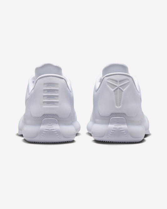 Nike Kobe 10 Protro Low Halo — detalle del logo