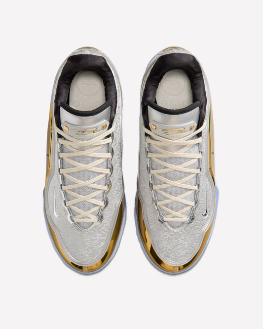 Nike LeBron 23 Lux Dreams and Nightmares — vista trasera del talón