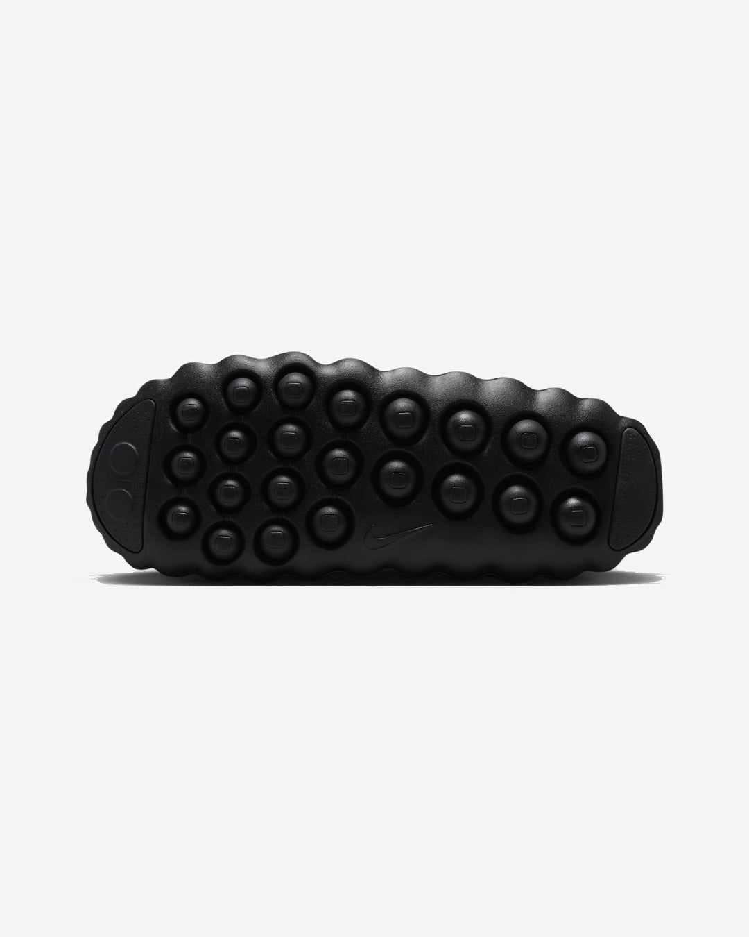 Nike Mind 001 Slide Triple Black — vista del talón