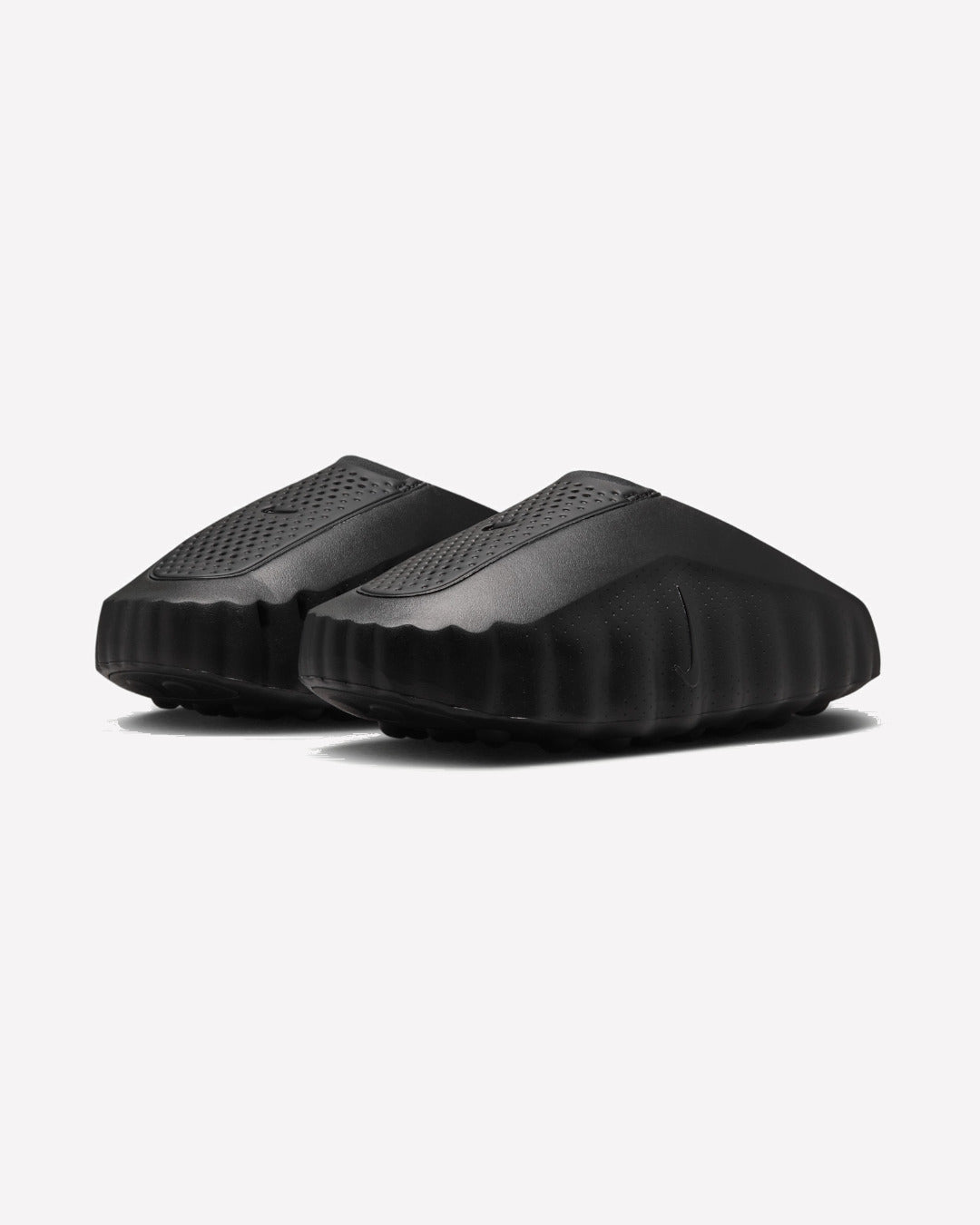 Nike Mind 001 Slide Triple Black — detalle del upper