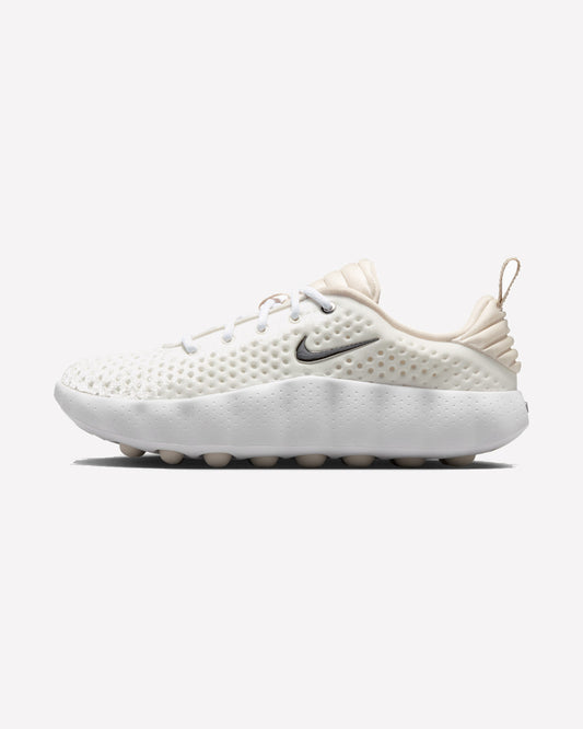 Nike Mind 002 White Phantom Light Orewood — vista lateral