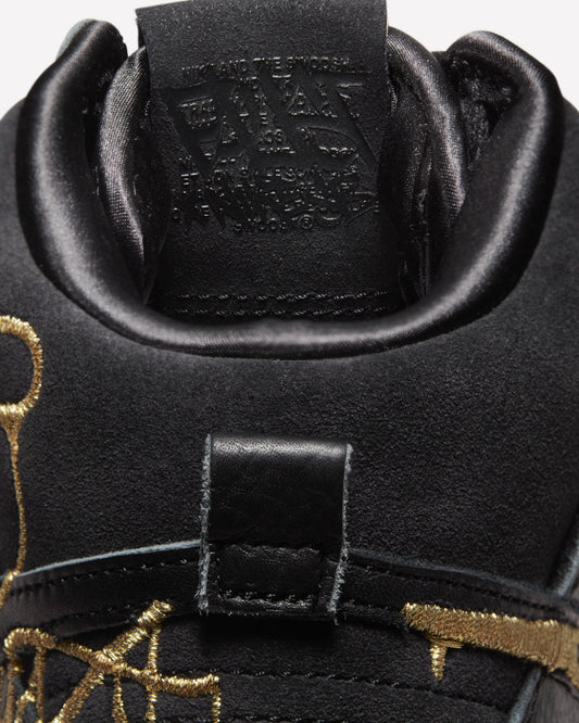 Nike SB Dunk High FAUST Black Gold — detalle del upper