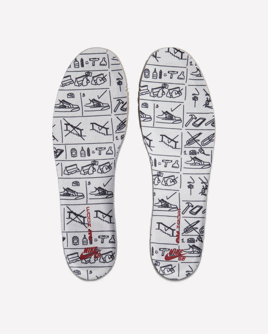Nike SB Dunk Low Adobe — detalle del upper