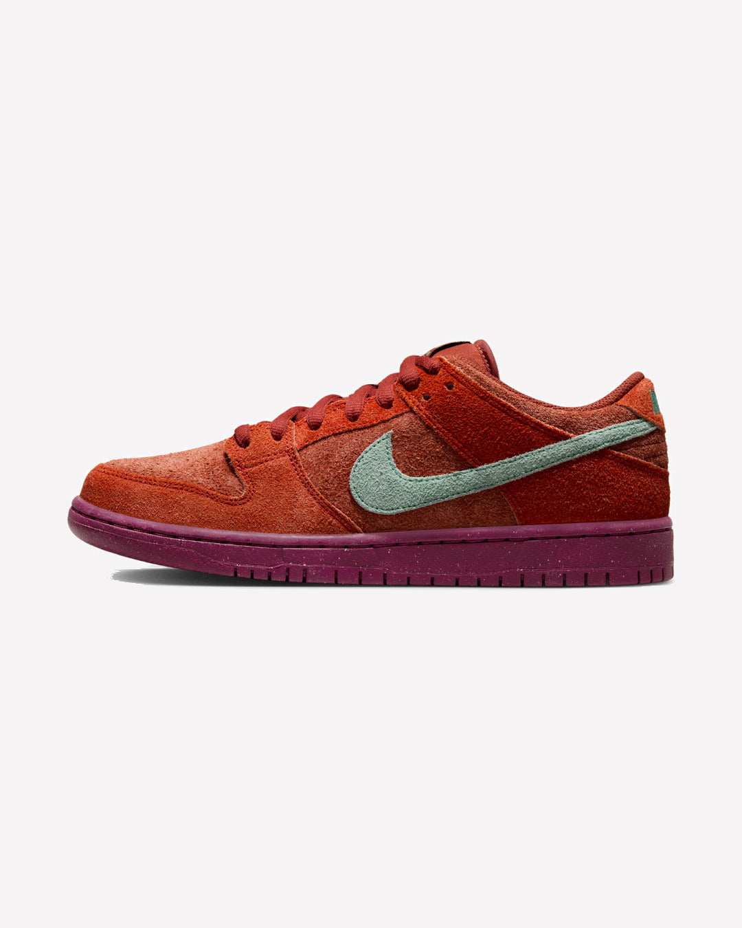 Nike SB Dunk Low Mystic Red Rosewood — vista lateral izquierda