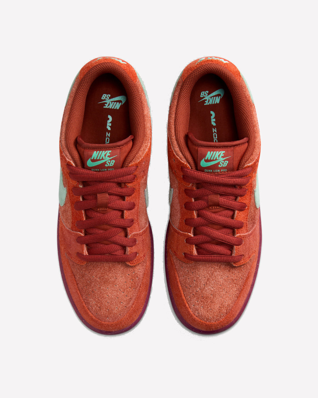 Nike SB Dunk Low Mystic Red Rosewood — vista trasera del talón