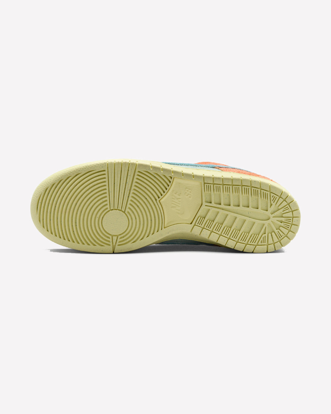 Nike SB Dunk Low Orange Emerald Rise — vista frontal