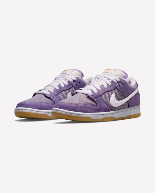 Nike SB Dunk Low Pro ISO Orange Label Lilac — detalle del Swoosh