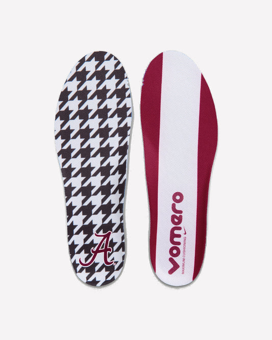 Nike Vomero 18 Alabama — vista del par