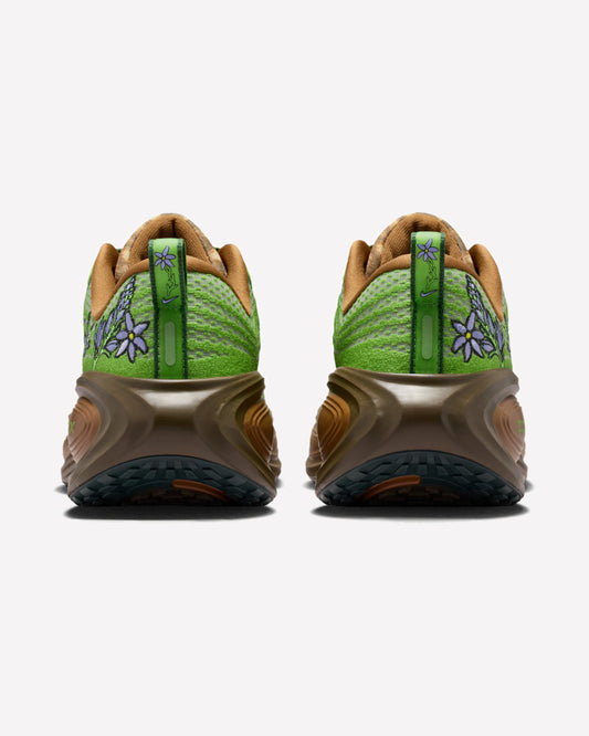 Nike Vomero Plus Doernbecher Molly Bell — detalle del bordado