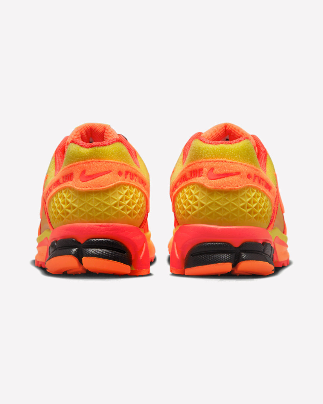 Nike Zoom Vomero 5 Doernbecher Bright Crimson — detalle del talón