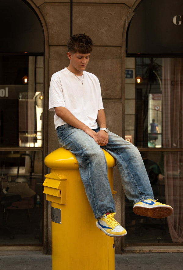 Look con Air Jordan 1 Retro Low OG SP Travis Scott Canary